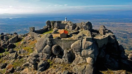 Castelo e Muralhas de Monsanto
