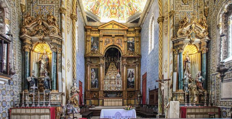 Foto da Capela de São Miguel da Universidade de Coimbra.