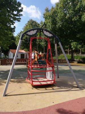 Baloiço adaptado do parque infantil do Parque de La Salete (Oliveira de Azeméis)