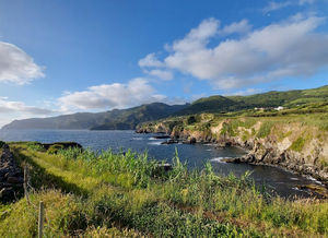 Miradouro sobre o Porto e Baía de Ponta Delgada (Santa Cruz das Flores)