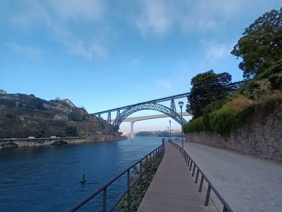 Passadiços de Vila Nova de Gaia: Rio Douro e Oceano Atântico como pano de fundo